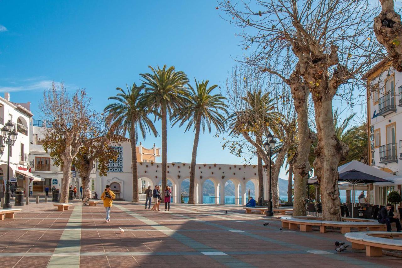 Apartamentos Vacacional En Plaza De Espana Nerja Exteriör bild